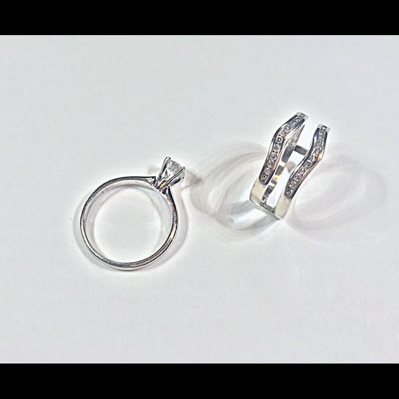 14kt white gold solitaire & Enhancer ring set - Picture 1 of 8